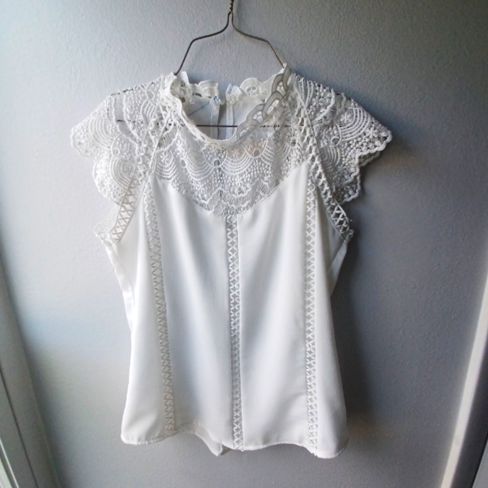 White Lacy Business Casual Boho Blouse Juniors Size Large